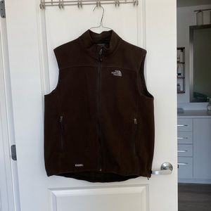 Brown men’s windwall north face vest